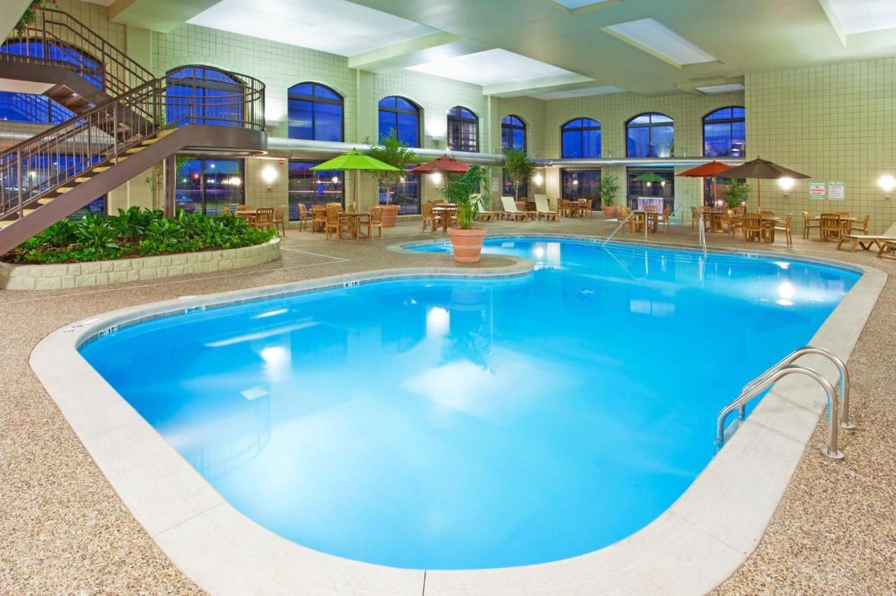 Holiday Inn Midland By Ihg Ngoại thất bức ảnh