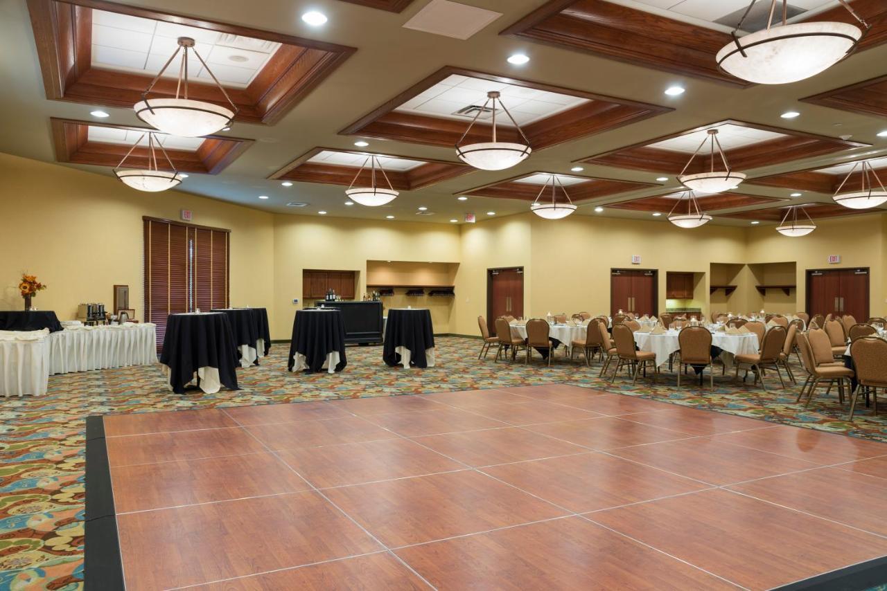 Holiday Inn Midland By Ihg Ngoại thất bức ảnh